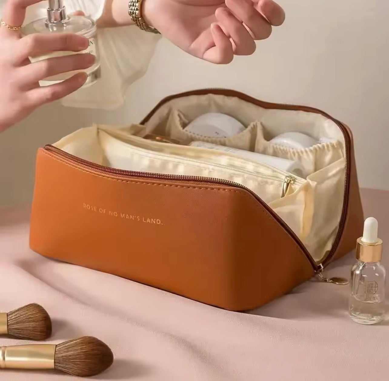 Premium Portable Makeup Organizer -Stylish Multi-Functional Toiletry Case for Travel